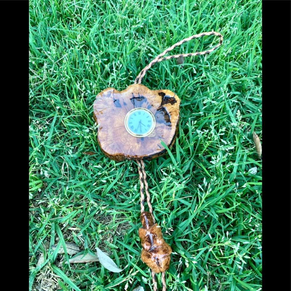 Wood/resin art clock/tiling pregnant lady pendent